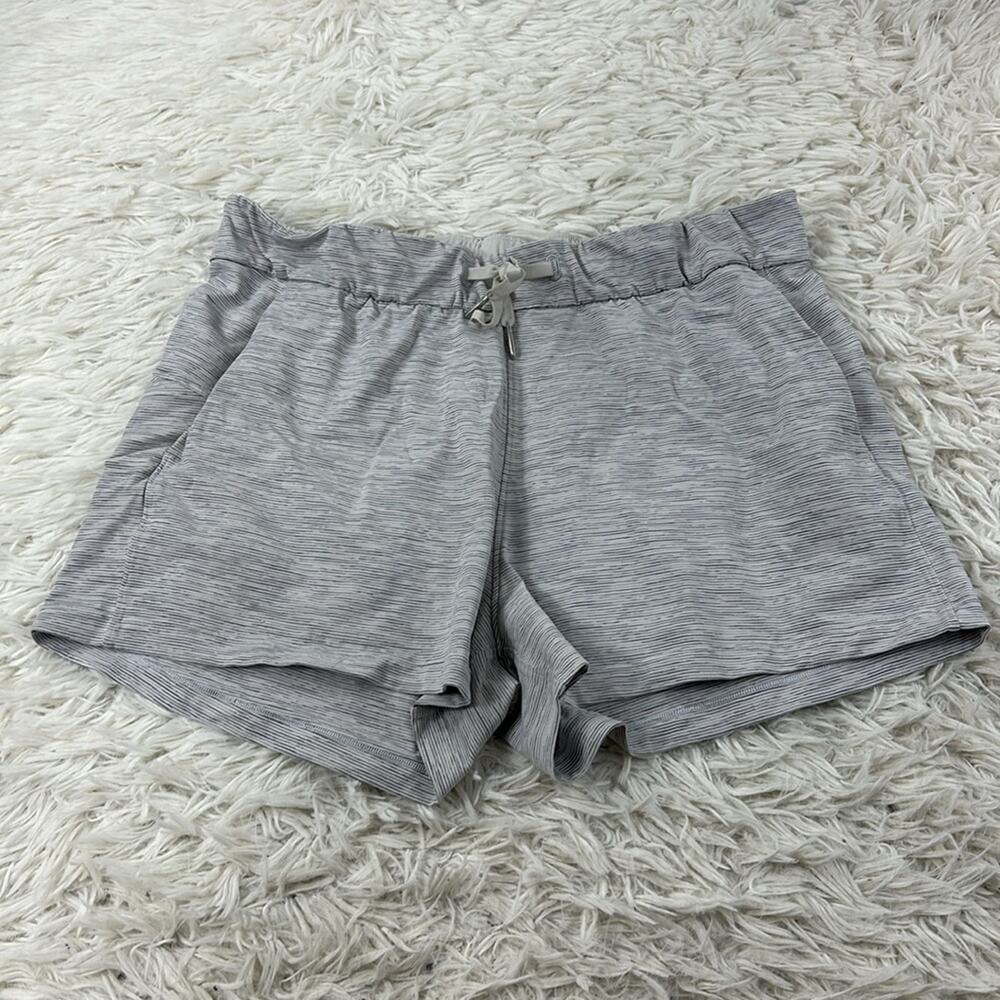 Lululemon On The Fly Short *2.5" Wee Are From Space Nimbus Battleship